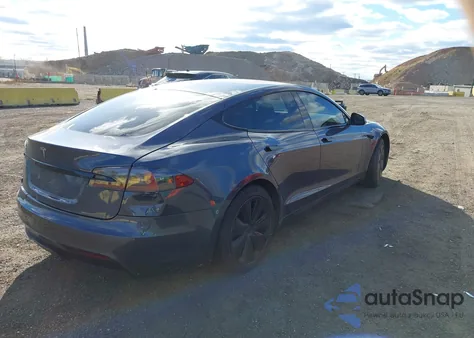 2021 Tesla Model S Long Range Dual Motor All-Wheel Drive z USA, uszkodzony, nr VIN 5YJSA1E5XMF440010